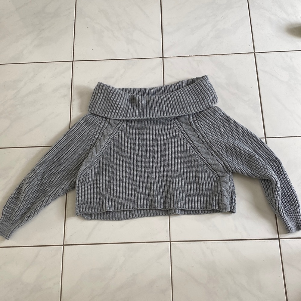 OFF THE SHOULDER SWEATER